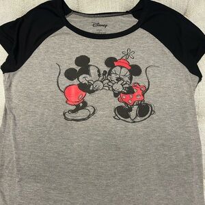 Disney women’s short sleeve 1X sketchbook type Mickey and Minnie graphic tee